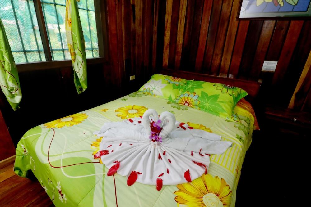 Baula Lodge Tortuguero Bagian luar foto